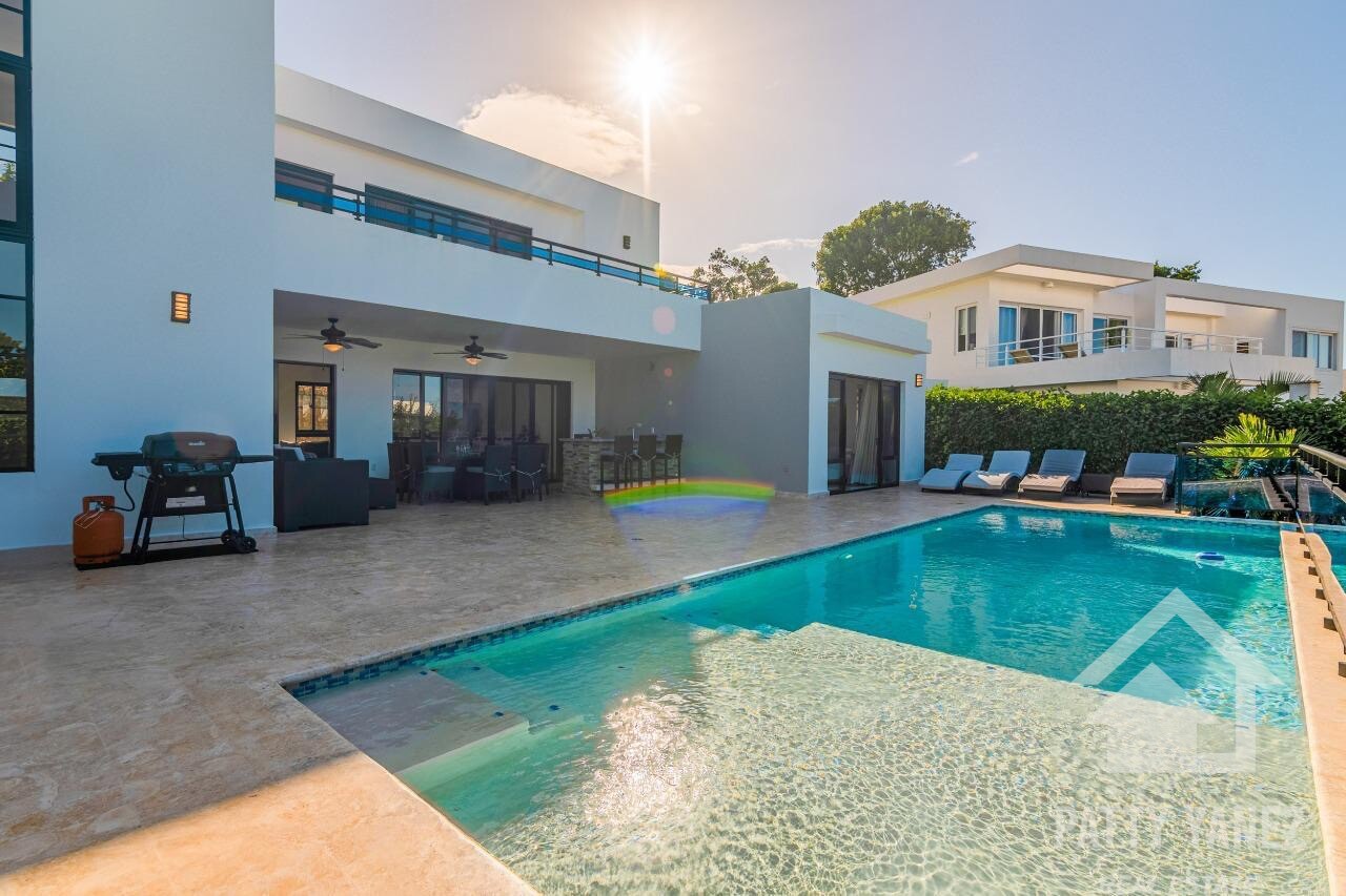 Spacious 4-Bedroom Villa in Sosúa Gated Community