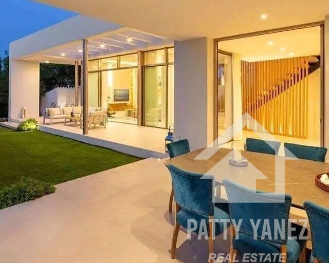 Modern 4-Bedroom Pre-Construction Villa, Walk to Beach