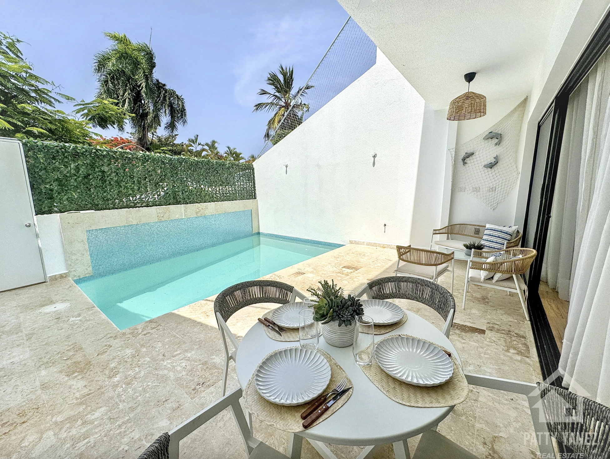 Beautifully Furnished 3-Bedroom Townhouse in Perla Marina close to the Beach