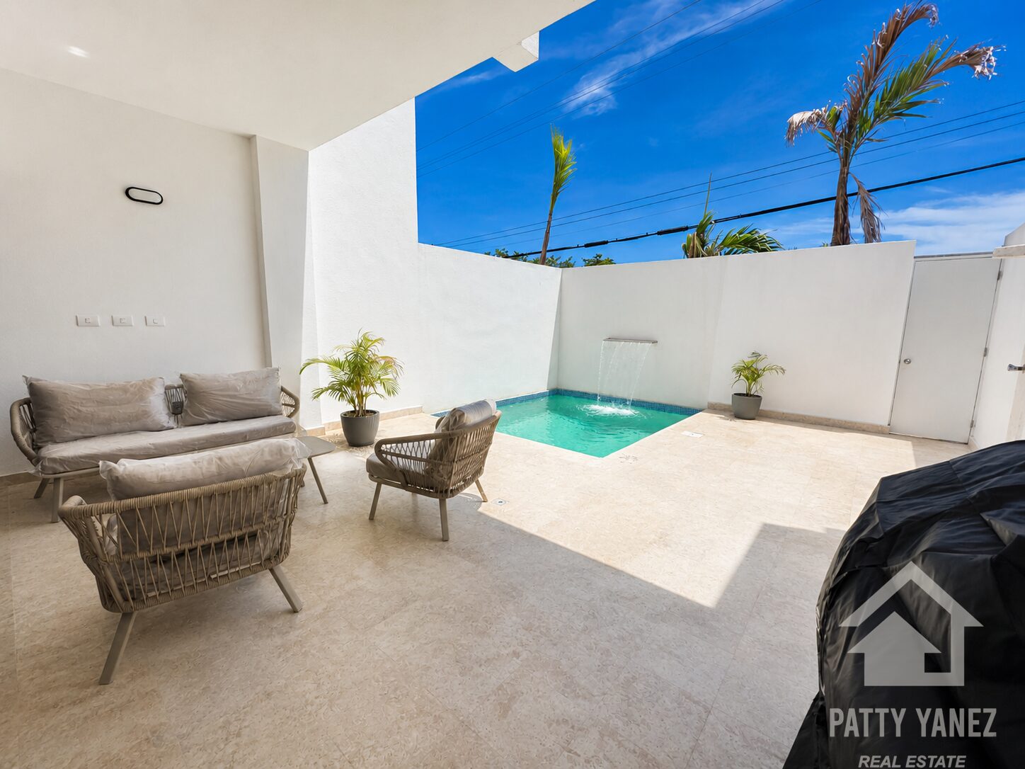 3-Bedroom Townhouse in Sosúa – Walking Distance to the Beach