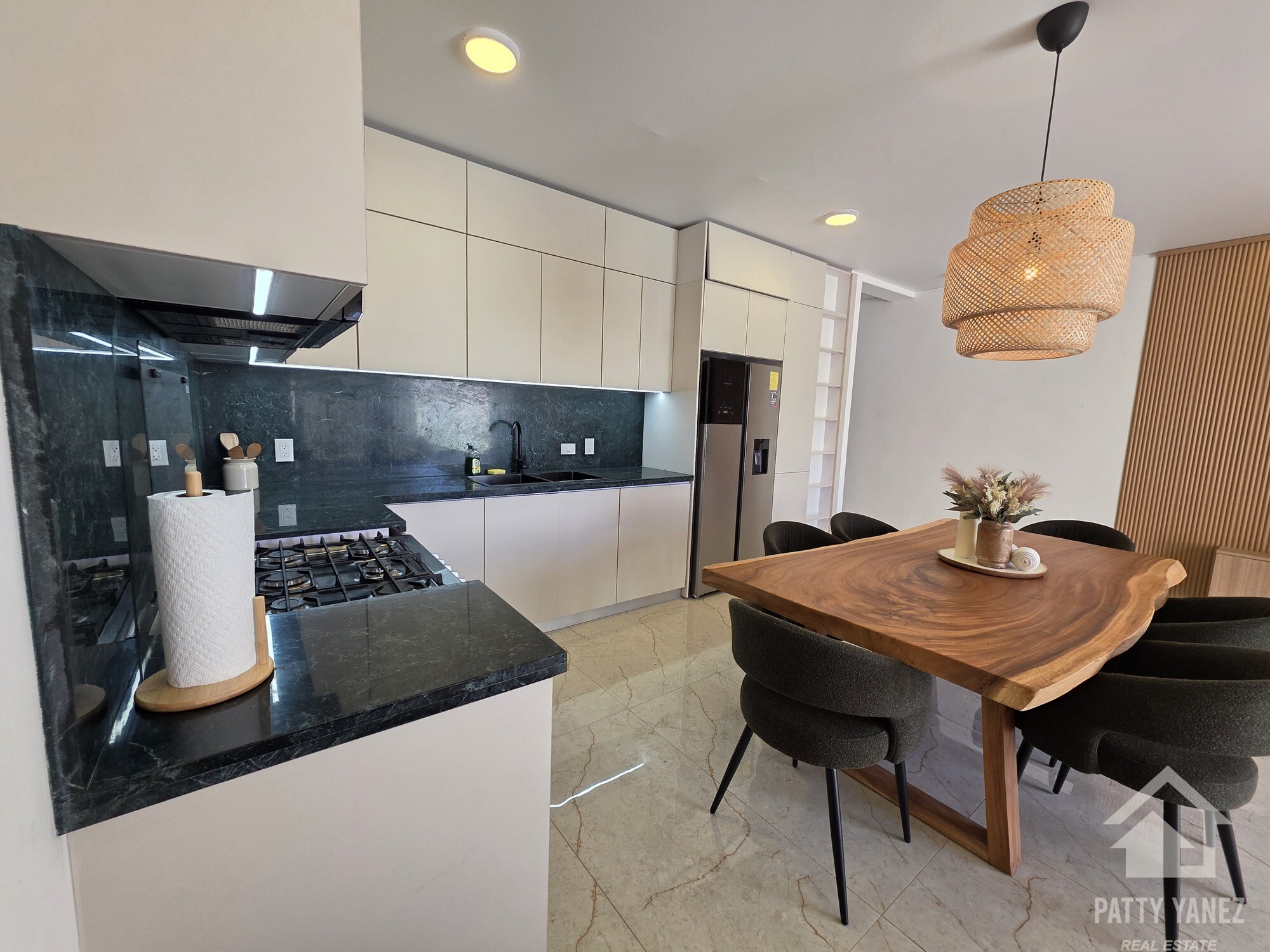 3-Bedroom Townhouse in Sosúa – Walking Distance to the Beach